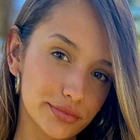 Agos Nisi Desnuda