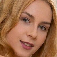 Alecia Desnuda