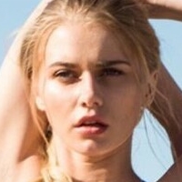 Alena Alexandrovna Savostikova Desnuda