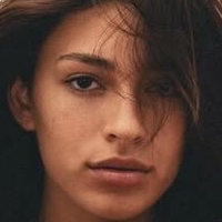 Alexandra Colton Desnuda