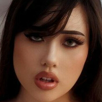 Ali Saengsavang Desnuda
