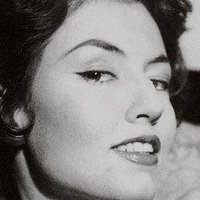 Alice Denham Desnuda