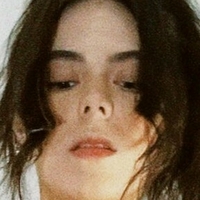 Amanda Kühl Desnuda