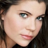 Amy  Holland Pennell Desnuda