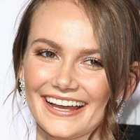 Andi Matichak Desnuda