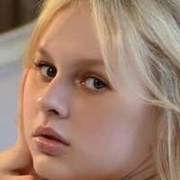 Angelika D Desnuda