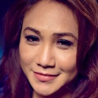 Angjee Douangphoumy Desnuda