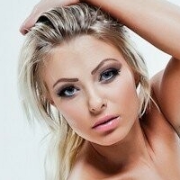 Annette Soknes Desnuda