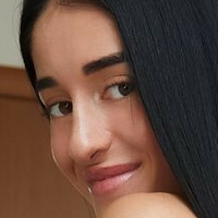 Ara Mix Desnuda