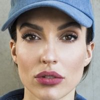 Ariana Cena Desnuda
