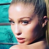 Arielle Raycene Desnuda