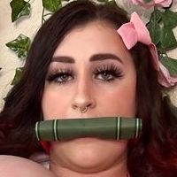 Avalon Mira Desnuda