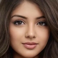 Avni Desnuda