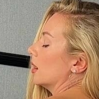 aylav / TINA Desnuda