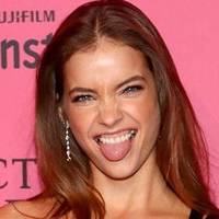 Barbara Palvin Desnuda