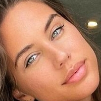 Brtmanuela Desnuda