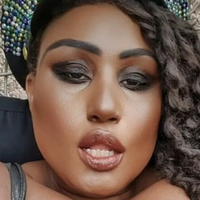 Bustymalone Desnuda