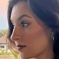 Cami Surro Desnuda