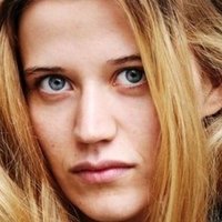 Camille Dombrowsky Desnuda