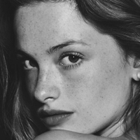 Camille Yolaine Desnuda