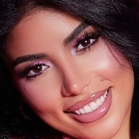 Caroline Azmy Desnuda