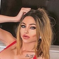 Celine Centino Desnuda