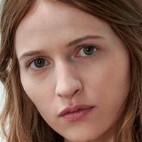 Christa Théret Desnuda