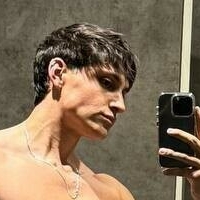 dastinevans Desnuda