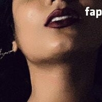 Desi Royalty Desnuda