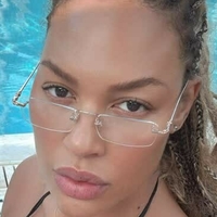 Ecambage Desnuda