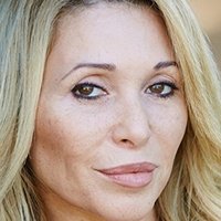 Elizabeth Daily Desnuda