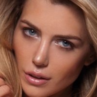 Elle Liberachi Desnuda