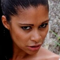 Emanuelle Diniz Desnuda