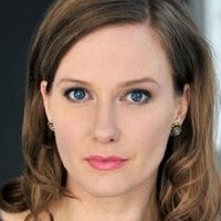 Emily Holmes Desnuda