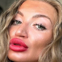Enrica Ademi Desnuda