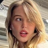 Eva Level Desnuda