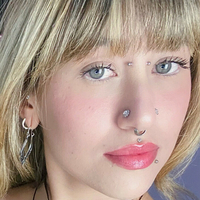 felline Desnuda