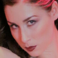 Floofie (Kira Beth) Desnuda