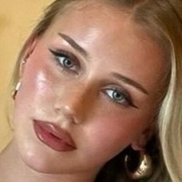 Gina-Maria Laitschek Desnuda