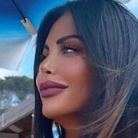 Ginia 900 Desnuda