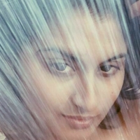 Gunjan Aras Desnuda