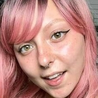 Hallie Gift Desnuda