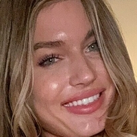 Hayley Maxfield Desnuda