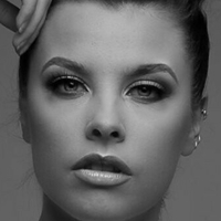 Hollie Keers Desnuda