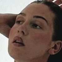 Holly Aitchison Desnuda