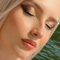 Isa Sudati Desnuda