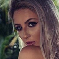 Jordan Cave Desnuda