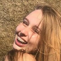 Julia Oliveira Zimmer Desnuda