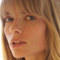 Julia Stegner Desnuda