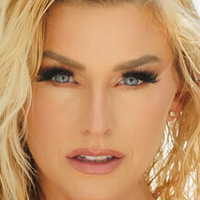 Kari Nautique Desnuda